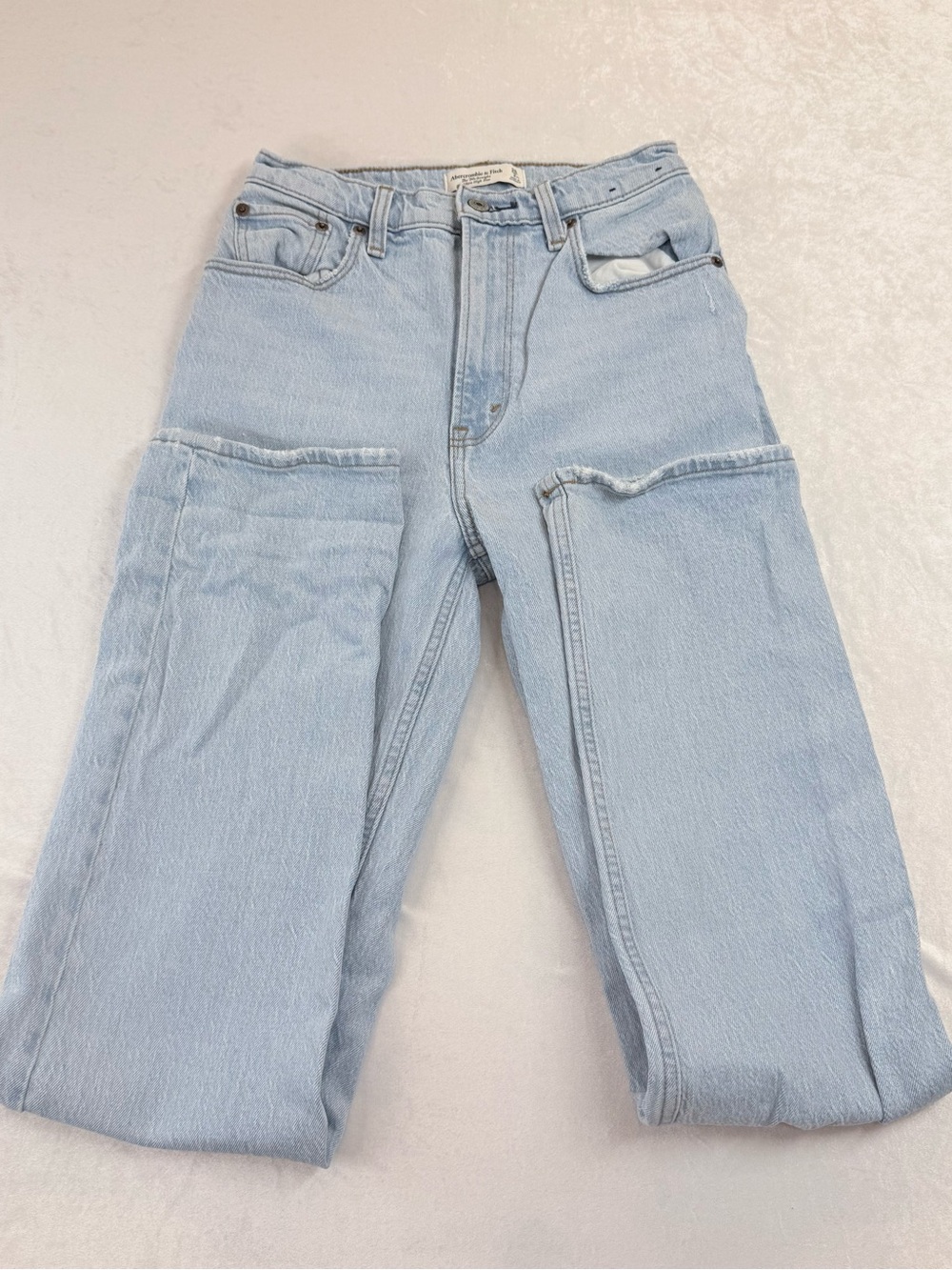 Abercrombie & Fitch the 90’s ultra high rise  Blue Straight-Leg Jeans